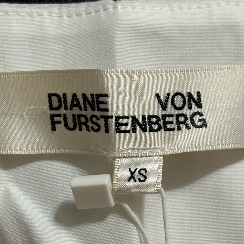 DIANE VON FURSTENBERG
WAIST-TIE TOP WHITE SIZE EXTRA SMALL SLEEVELESS BL… - Picture 5 of 12
